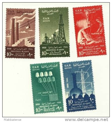 1958 - Egitto 429/33  Anniversario Rivoluzione, - Unused Stamps