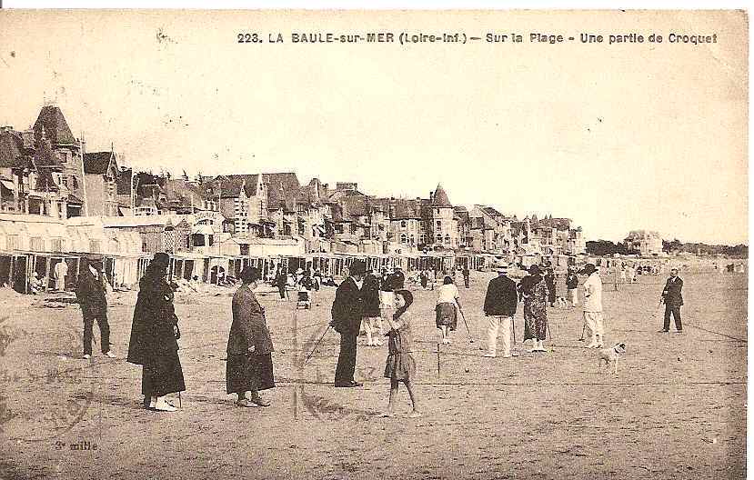 LA BAULE SUR MER SUR LA PLAGE UNE PARTIE DE CROQUET   REF 18135 - Jeux Et Jouets