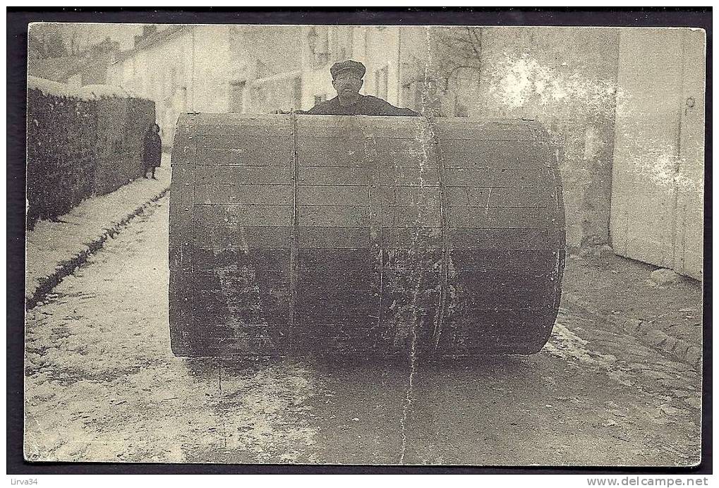 CPA  ANCIENNE- FRANCE- EXPLOIT SPORTIF : TOUR DU MONDE EN POUSSANT UN TONNEAU DE 300 Kg- VOIR VERSO - Personalità Sportive