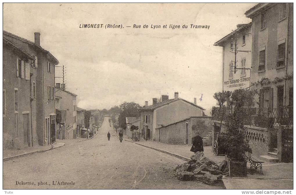 LIMONEST RUE DE LYOON ET LIGNE DU TRAMWAY ANIMEE POSTE - Limonest