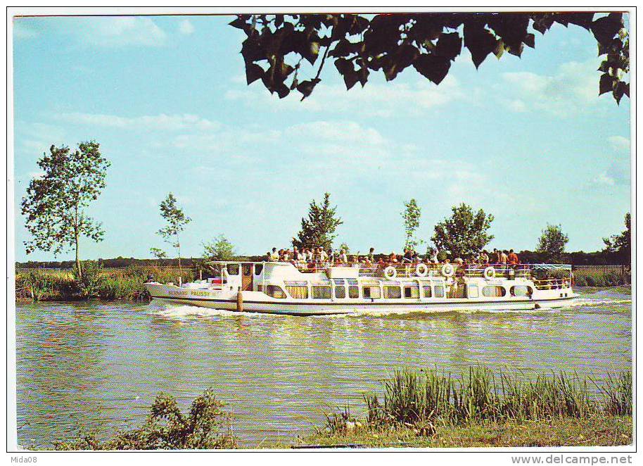 BATEAU . LE BERNARD PALISSY II . CROISIERES FLUVIALE SUR LA CHARENTE. - Autres & Non Classés