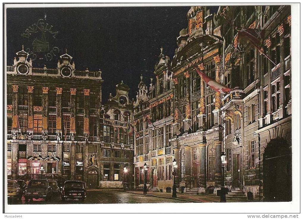 BRUXELLES - UN COIN DE LA GRANDE PLACE - Brüssel Bei Nacht