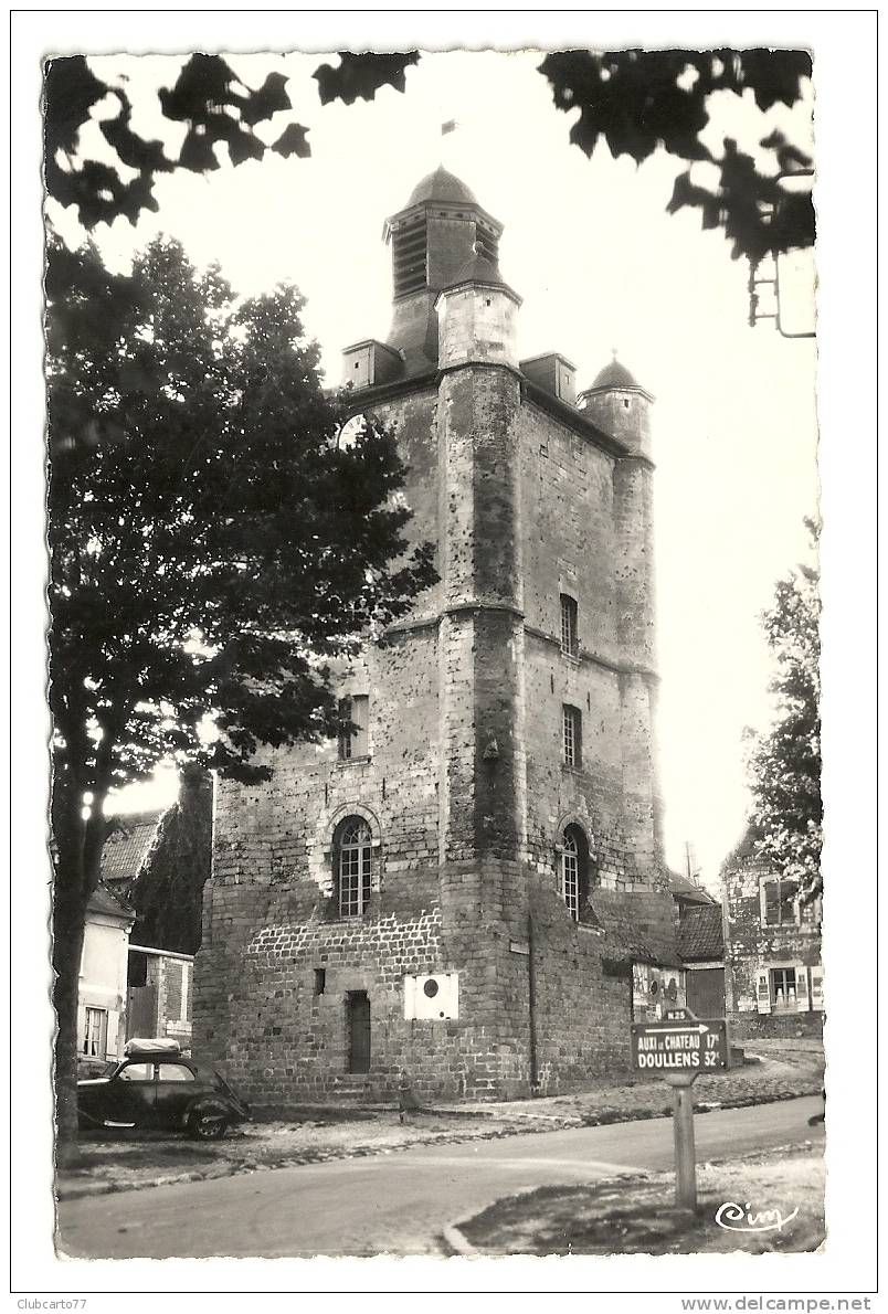 Saint-Riquier (80) :Le Beffroi Et Les Maisons Avoisinantes En 1950 (animée). - Saint Riquier