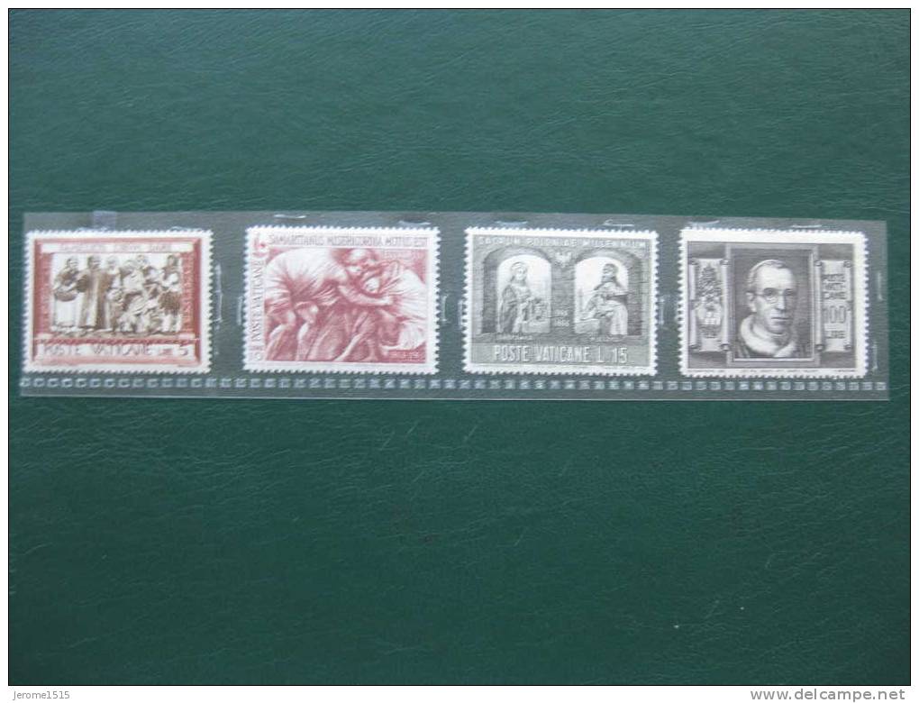 Timbres Du Vatican : Tableaux Religieux  & - Neufs