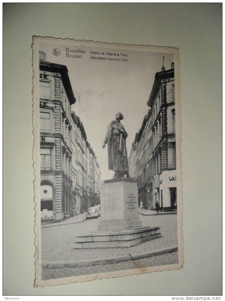 Bruxelles: Statue De Gabrielle Petit - Personnages Célèbres