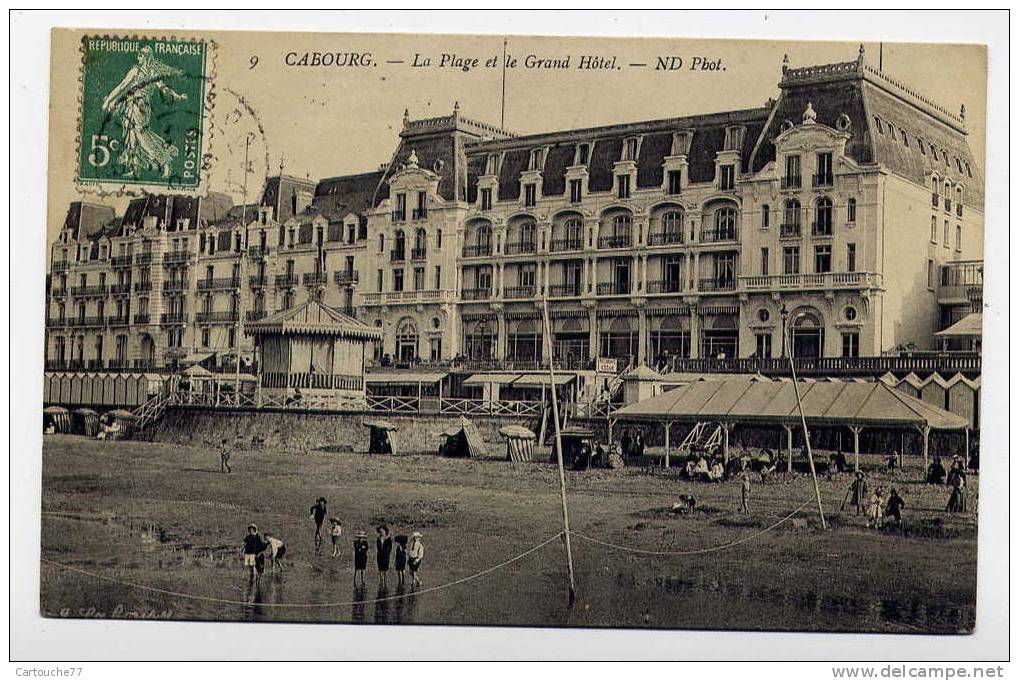 K16 - CABOURG - La Plage Et Le Grand Hôtel  (1909) - Cabourg