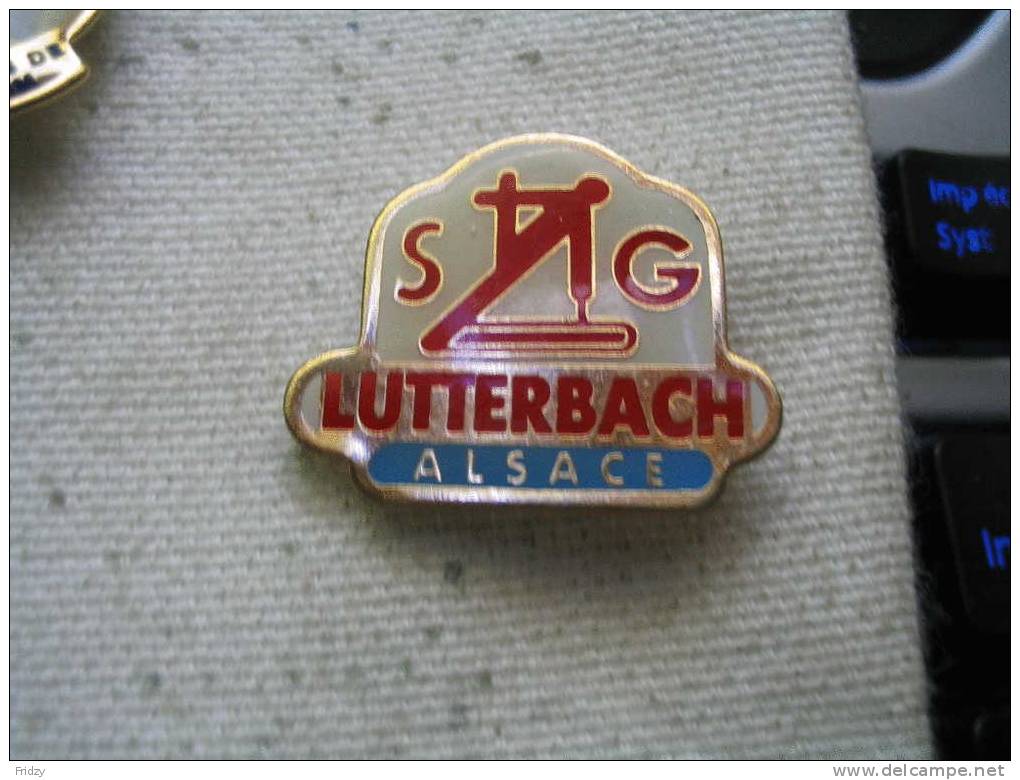 Pin´s  De La Société De Gymnastique De LUTTERBACH (Alsace) - Gymnastics