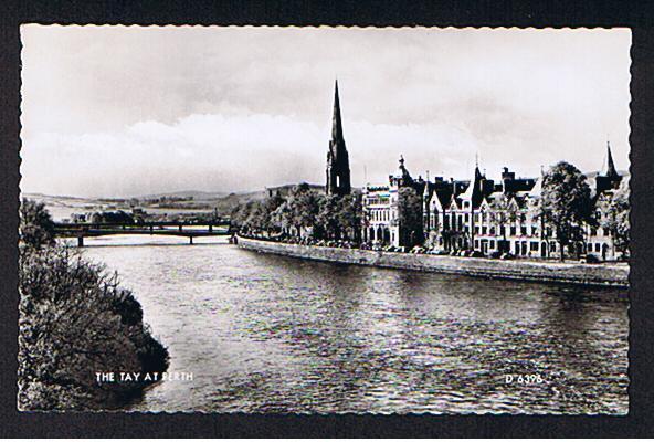 RB 591 -  Real Photo Postcard The Tay At Perth Scotland - Perthshire