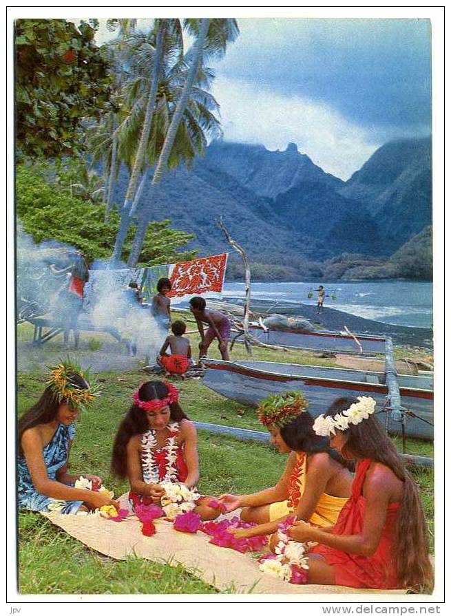 HEI TIARE. FLOWERS OF TAHITI. COURONNEUSES. - Tahiti