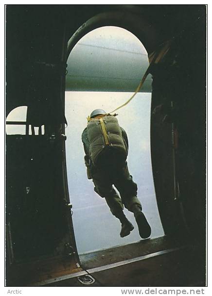 Parachutisme Sortie En Automatique Nord 2501 - Fallschirmspringen