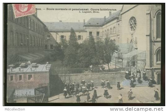 BELGIQUE VIRTON / école Normale Et Pensionnat, Les Cours Intérieures / - Virton