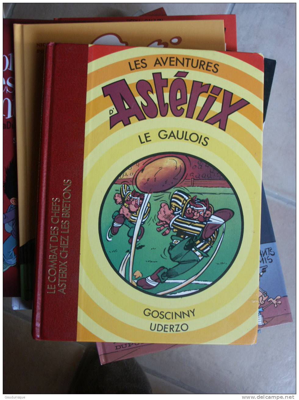 ASTERIX COLLECTION LUXE A DOS ROUGE LE COMBAT DES CHEFS/ASTERIX CHEZ LES BRETONS  UDERZO  GOSCINNY - Asterix