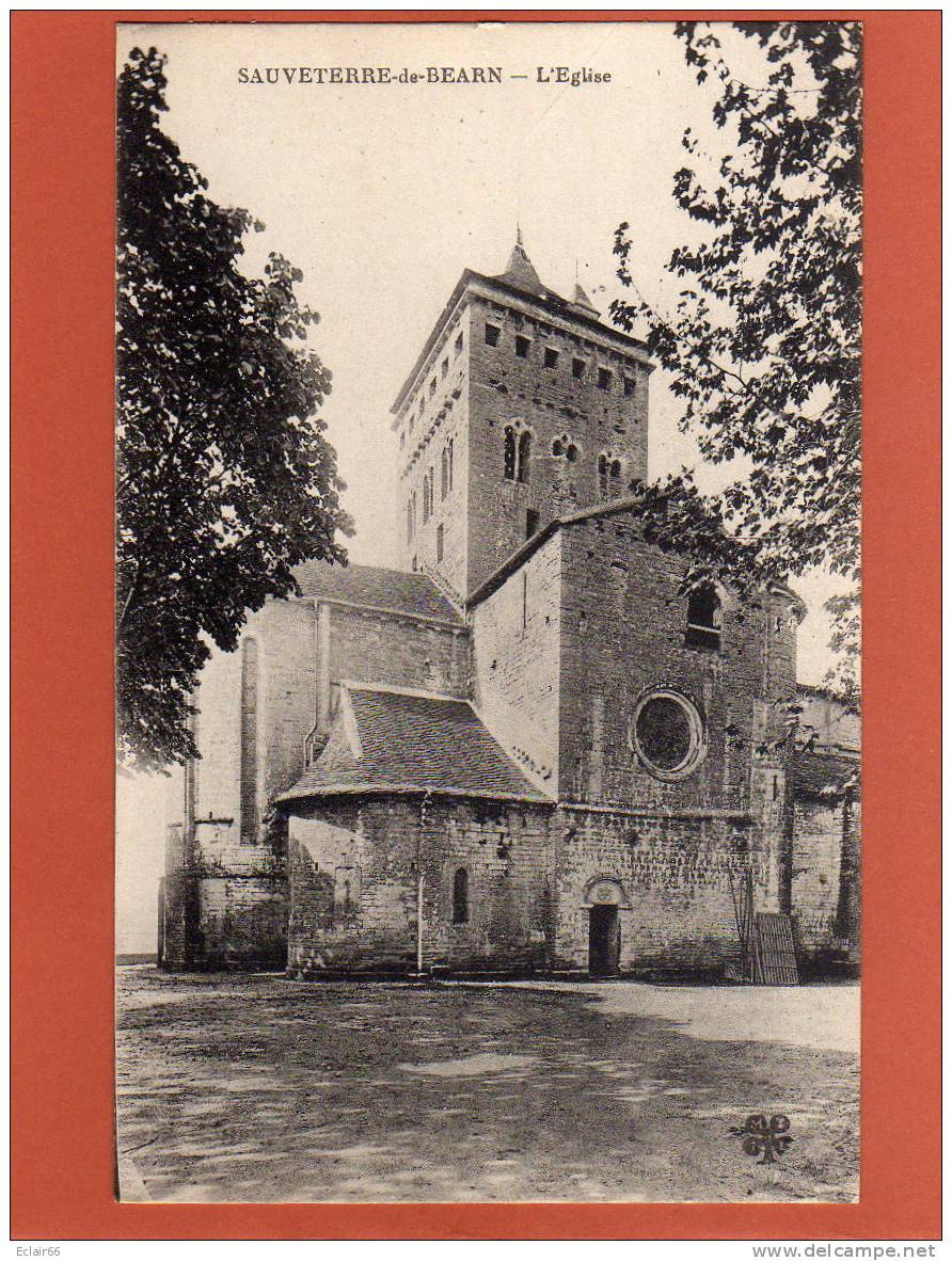 64   Sauveterre-de-Béarn    CPA    L'église    .Edit  (Tréfle - Sauveterre De Bearn