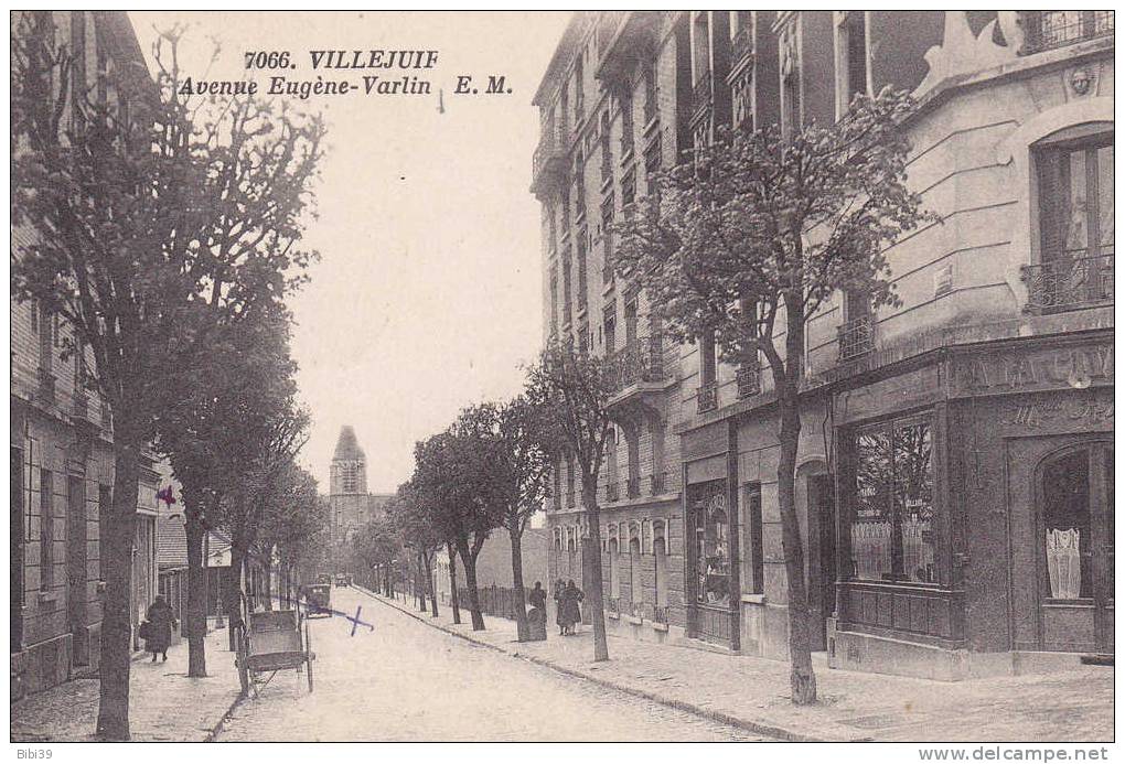 VILLEJUIF.  _  Avenue Eugène-Varlin.  _  Animée, Voitures Anciennes, Charrette, Café-billard M. RICOUX - Villejuif