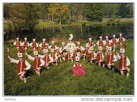 CPM 80 Les Gym S Girls Parade De BEUVRAIGNES - Beuvraignes