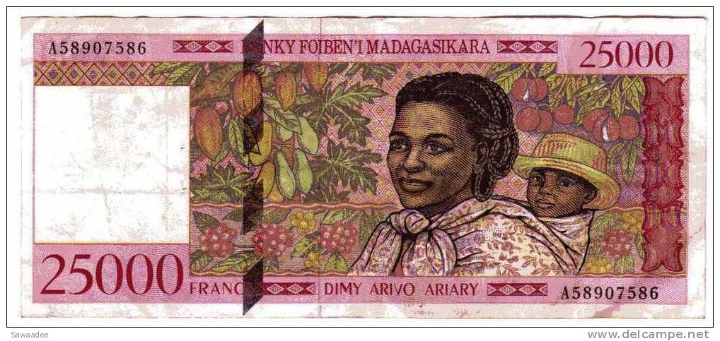 BILLET MADAGASCAR - P.82 - 1998 - 25000 FRANCS = 5000 ARIARY - PORTRAIT DE FEMME ET ENFANT - FRUITS - Madagascar