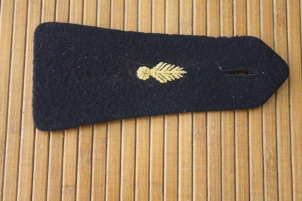 MILITARIA équipement Militaire 1 Grade Galon D' épaule En  Tissu De La Gendarmerie Armée De Terre - Equipement