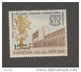 PAKISTAN MNH(**) STAMPS (1ST CONVOCATION OF THE AGRICULTURAL UNIVERSITY MYMENSINGH - 1968) - Pakistan