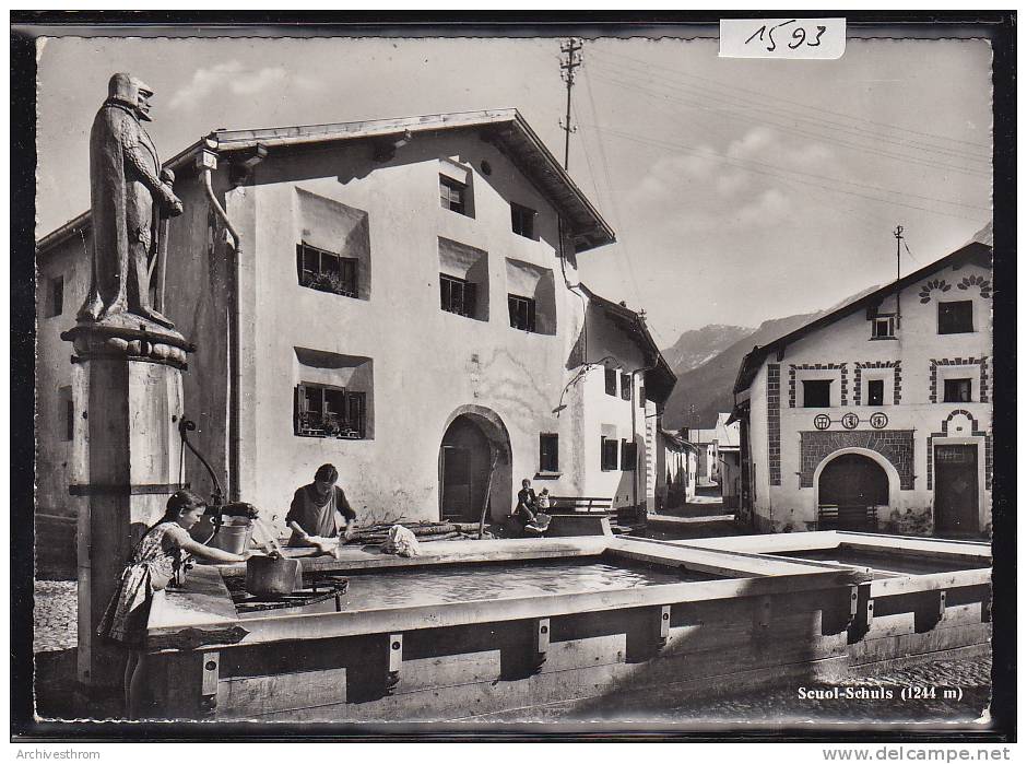 Scuol - Schuls (1244 M) Frauen Am Brunnen ; Gr. Format (1593) - Scuol