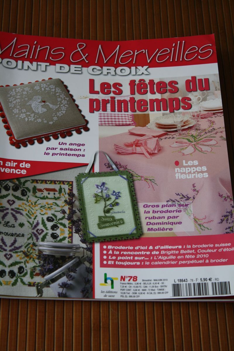 Revue : LOISIRS CREATIFS  POINT DE CROIX & Autres Modéles --Patrons - Broderie -Ouvrages   Revue  Récente - Cross Stitch