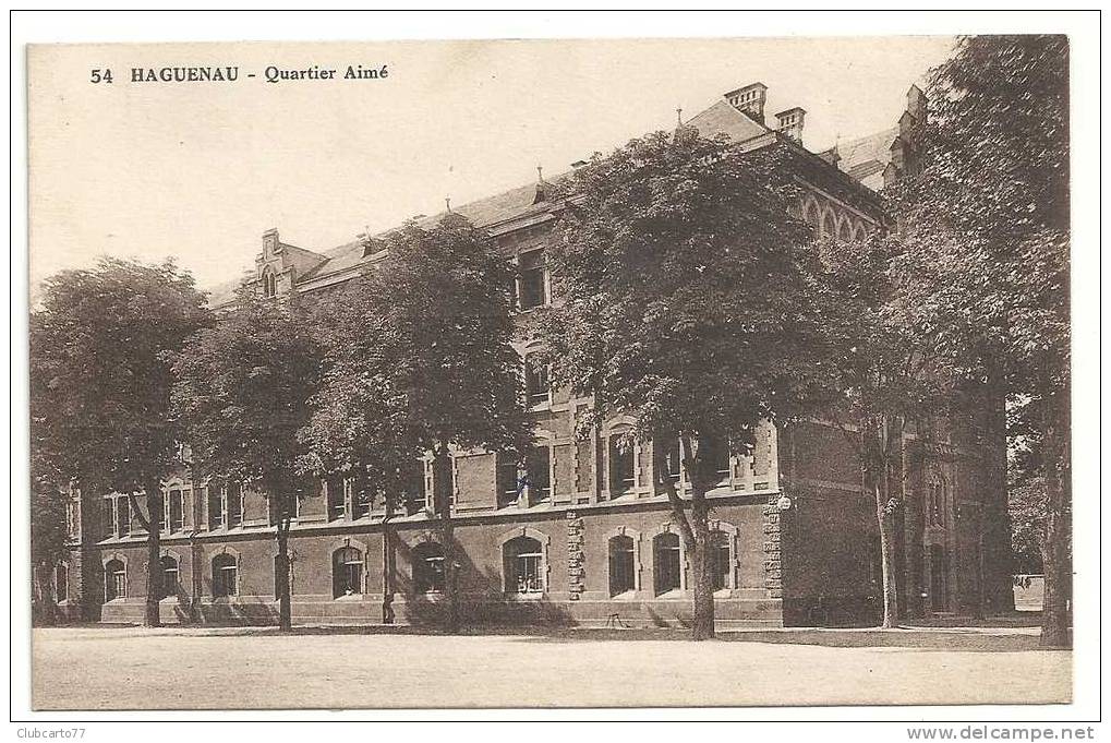 Haguenau (67)  : Bâtiment Du Quartier Aimé Vue De La Caserne Env 1930 (animé). - Haguenau