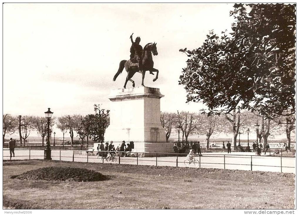 Montpellier ( Hérault) La Statue De Louis Xiv En 1960, Ed Du Sud Est De Marseille - Montpellier