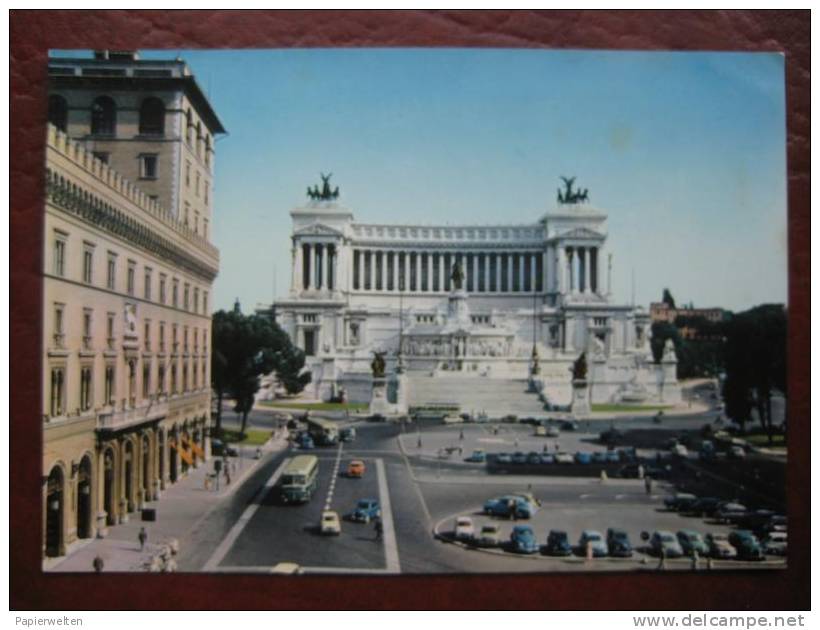 Roma - Piazza Venezia E Monumento A Vittorio Emanuele II / Auto - Altare Della Patria
