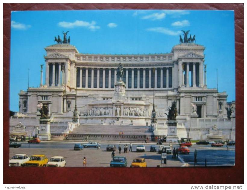 Roma - Altare Della Patria / Auto - Altare Della Patria