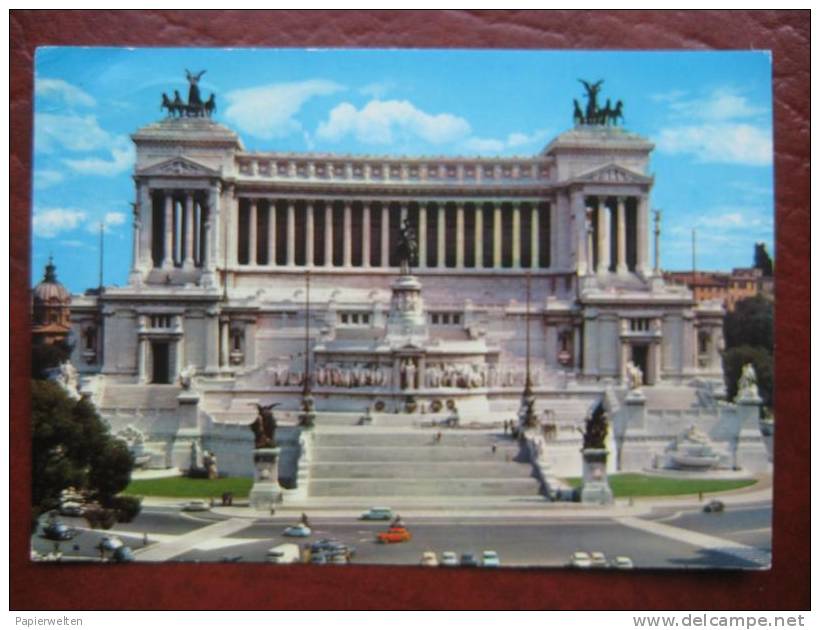 Roma - Altare Della Patria / Auto - Altare Della Patria