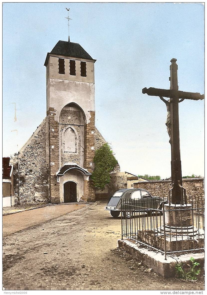 Seine Et Marne , Rebais , L'église La Croix Et La Voiture 2cv - Rebais