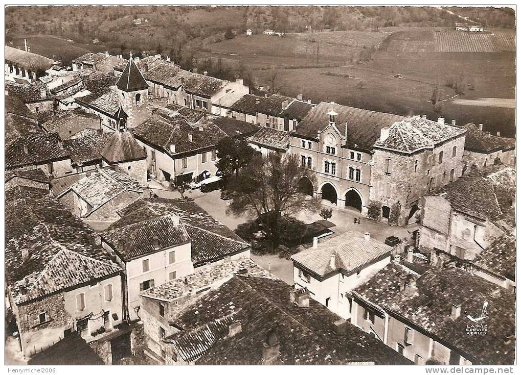 Lot Et Garonne - Tournon D'agenais , Vue Aérienne De La Mairie Et La Place , Ed Photo Lapie - Tournon D'Agenais