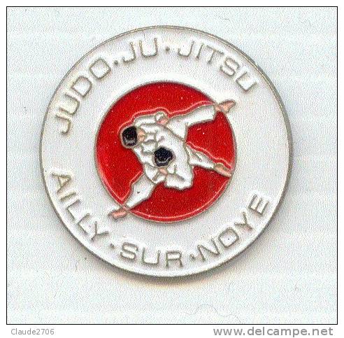 Rare Pin's Judo Ailly Sur Noye (département 80) - Judo