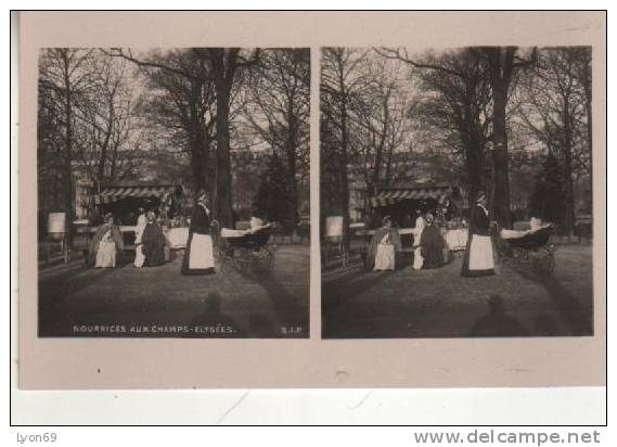 PARIS   NOURICES AUX CHAMPS ELYSEES - Cartes Stéréoscopiques