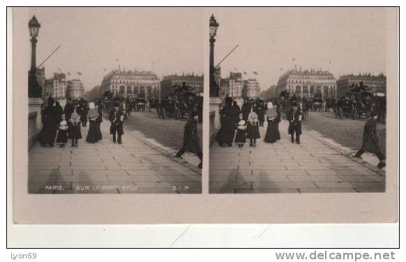 PARIS  SUR LE PONT NEUF - Stereoscope Cards