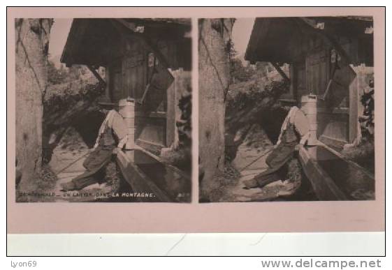 SUISSE ?? UN LAITIER DANS LA MONTAGNE - Stereoscope Cards