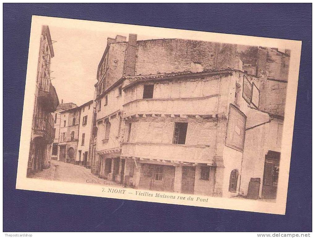 CPA 79 * No.7 NIORT - Vieilles Maisons Rue Du Pont MORE CHEAP FRANCE + PAS DE CALAIS LISTED - Niort