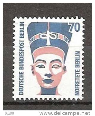 Berlin  1988  YT 775 ** Série Courante   Tête De Néfertiti  Musée De L'Egypte à Berlin - Egyptologie