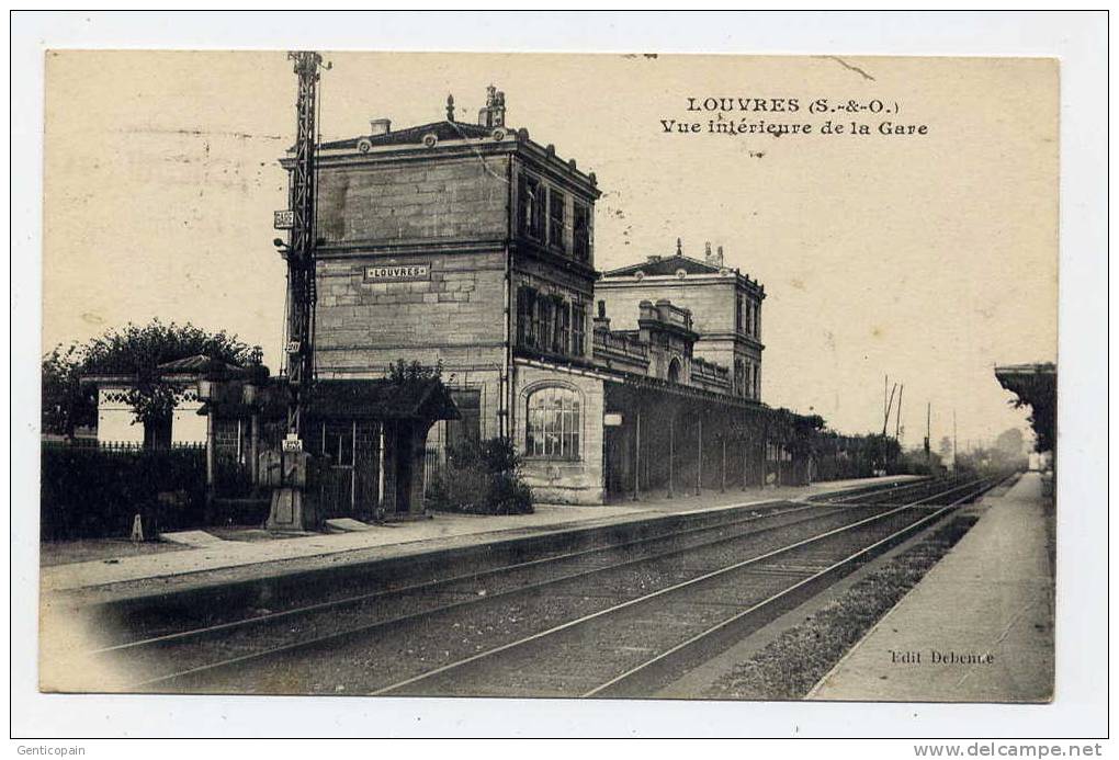 Q17 - LOUVRES  - Vue Intérieure De La Gare ( BELLE CARTE De 1924 - Scan Du Verso) - Louvres