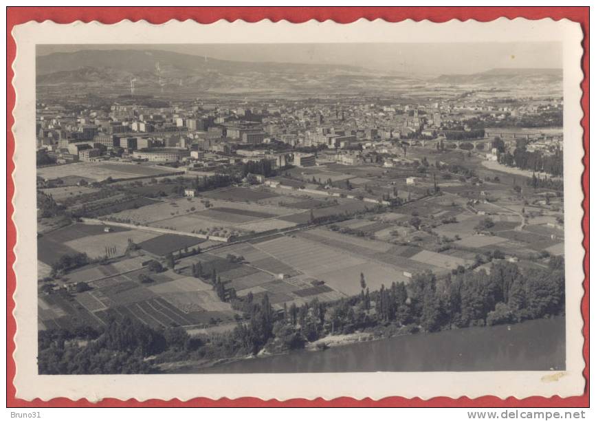 LOGRONO : Vue Générale - Vista General .( Arénes En Petit Plan ) Années 1950 Environ ( Voir Timbre ). - La Rioja (Logrono)