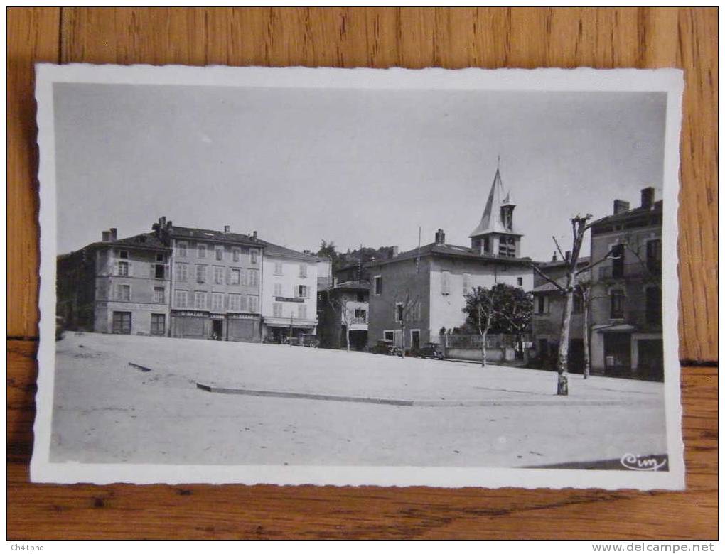 BEAUREPAIRE / NOUVELLE PLACE FERDINAND DE BARRIN / COMMERCES ANCIENS - Beaurepaire