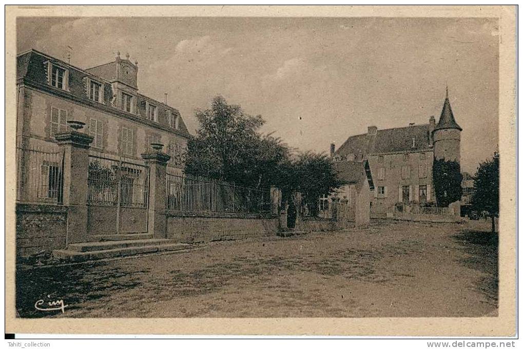 DUN-le-PALLETEAU - Place De La Mairie - Dun Le Palestel