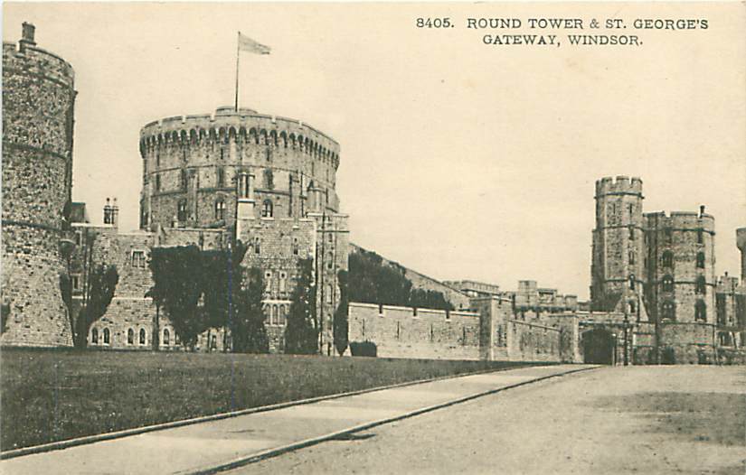 WINDSOR - Round Tower & St. George's Gateway - Windsor