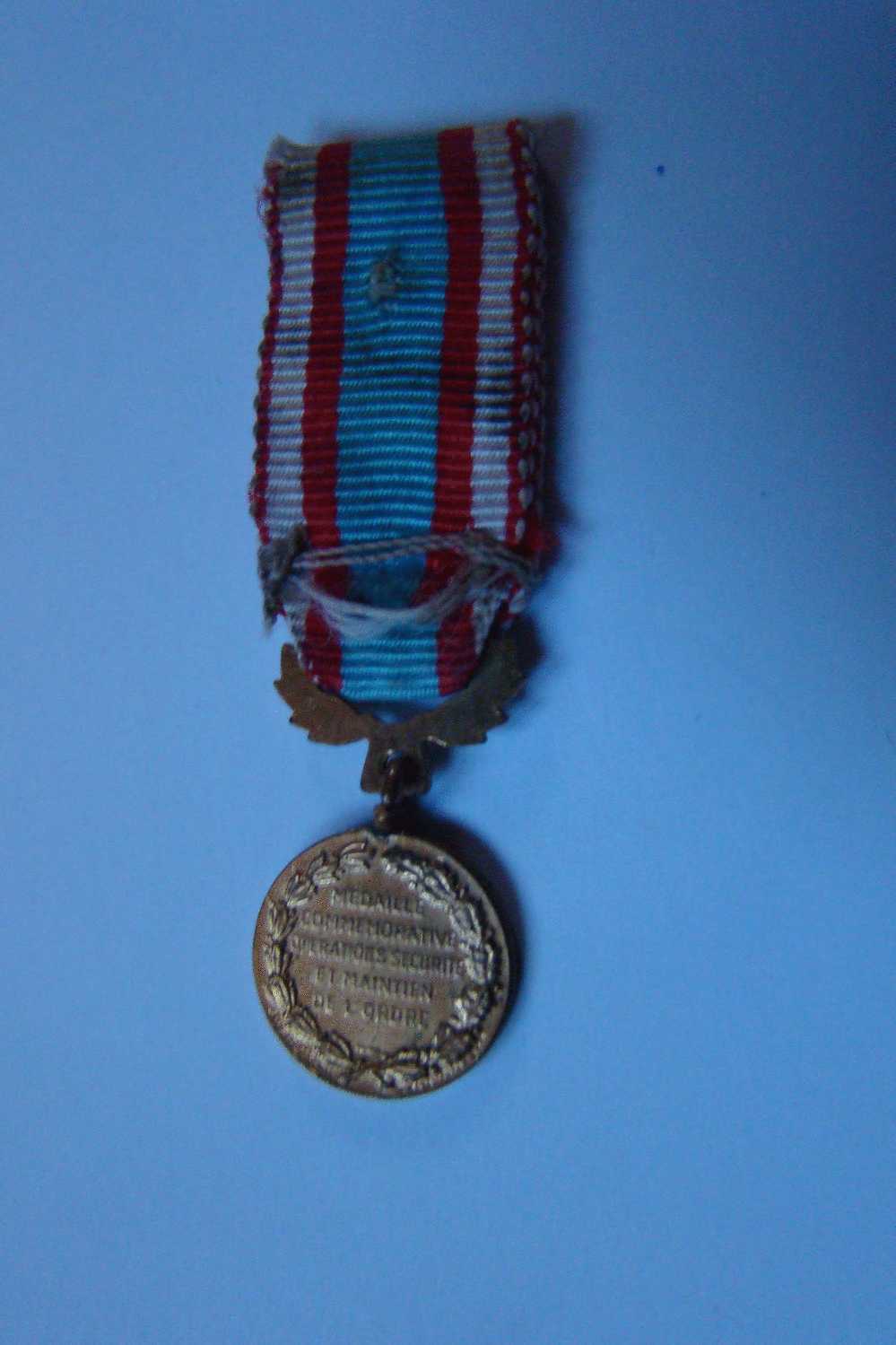 REDUCTION MEDAILLE  COMMEMORATIVE DES OPERATIONS DE SECURITE ET DE MAINTIEN DE L'ORDRE TBE PRIX 6 EUROS - France