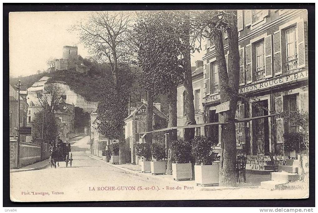 CPA  ANCIENNE- FRANCE- LA ROCHE-GUYON (95)- LA RUE DU PONT AVEC ANIMATION- ATTELAGE- HOTEL MAISON-ROUGE - La Roche Guyon