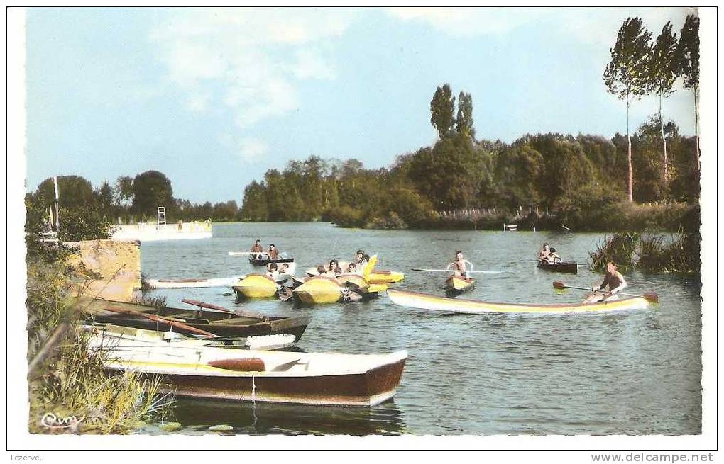 CPSM 49 DURTAL BORDS DU LOIR BARQUE CANOES CAYAK BELLE ANIMATION (NON ECRITE ) - Durtal