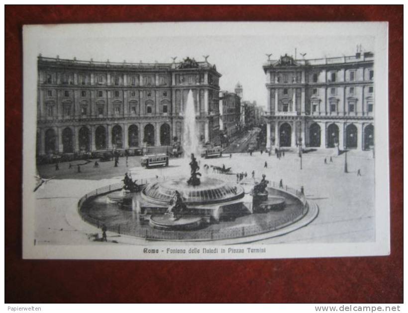 Roma - Fontana Delle Naiadi In Piazza Termini / Tram - Places