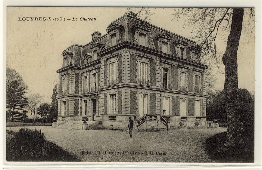 LOUVRES - Vue D'ensemble Sur Le Château  - Ed. Unal,  N° -- - Louvres