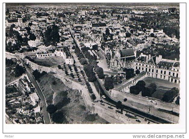 THOUARS - Vue Aérienne - Le Château Et Sa Chapelle Et L'ensemble De La Ville - Thouars