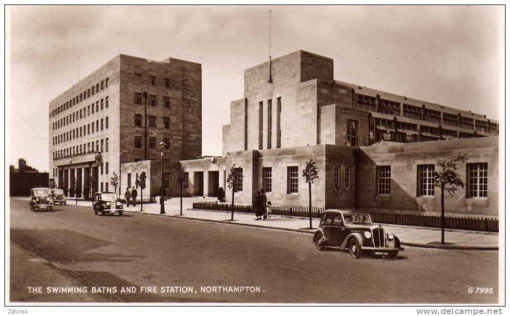 POMPIERS  -  The Swimming Baths And Fire Station - Northampton - Northamptonshire