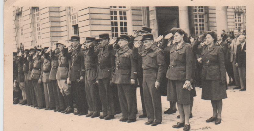 Carte Photo, Photo Hutin Compiègne, Prise D'armes ? époque 1945/50 - Compiegne